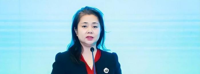 小明星照片背后的故事与影响，星光闪耀背后的真实影响