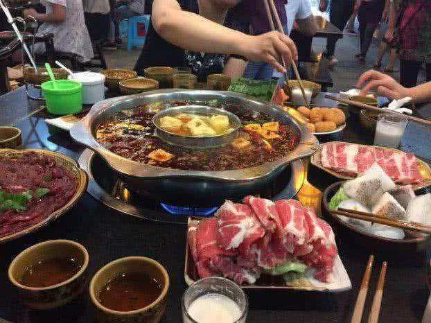 火锅新潮流，饮食文化创新的典范与推广价值