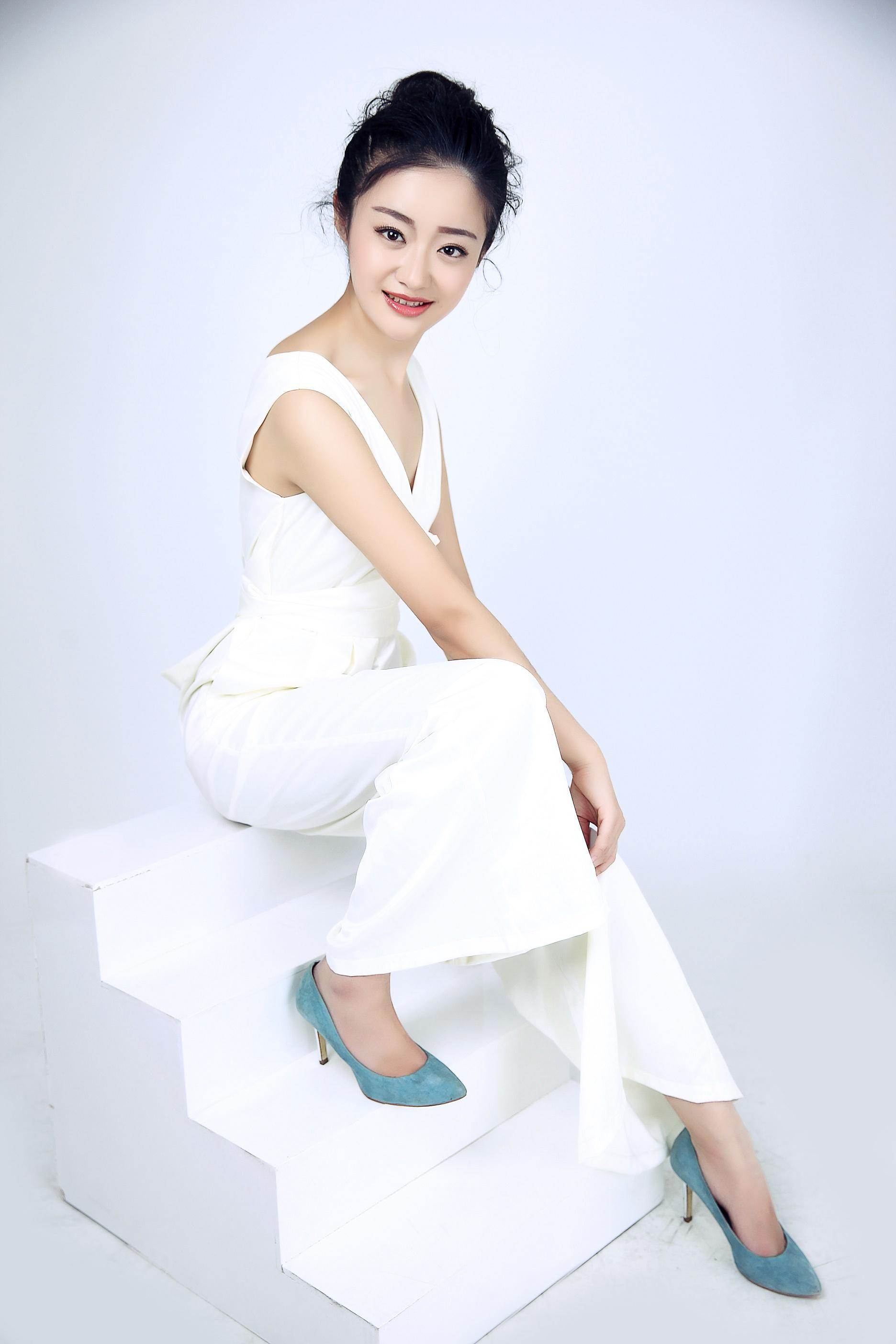 演员于倩，与自然共舞，寻觅内心的宁静与平和