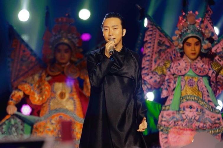 音乐界新星璀璨，最新男女歌手闪耀登场