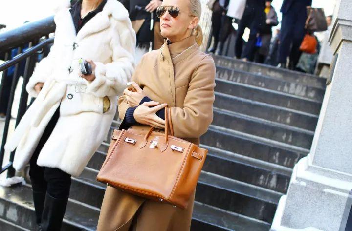 最新款手提包图片大全,时尚手袋的温情与陪伴