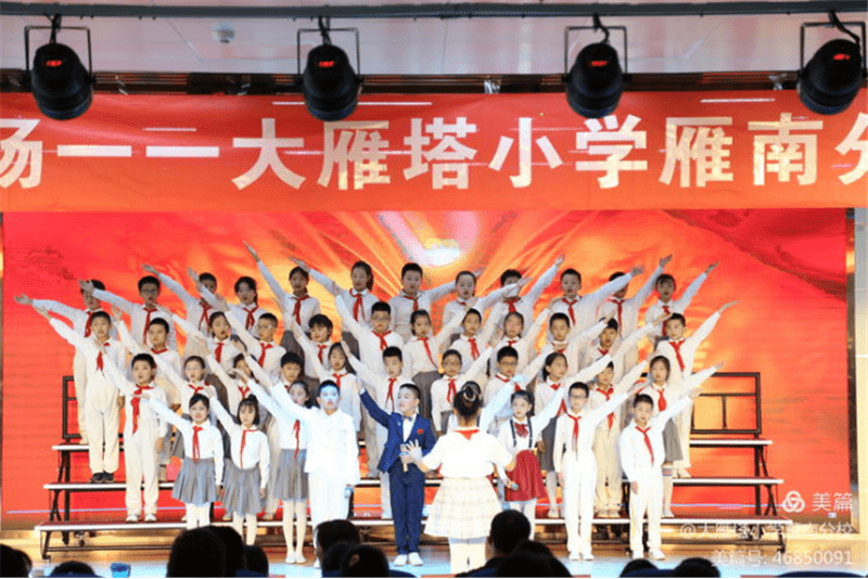 小学生爱国歌曲精选,唱响童年的爱国情旋律