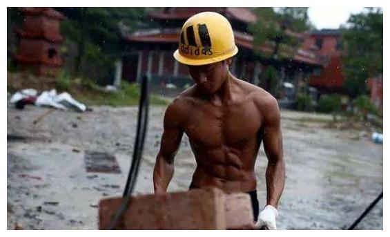 搬砖小伟最新动态,奔赴自然美景的旅行之旅